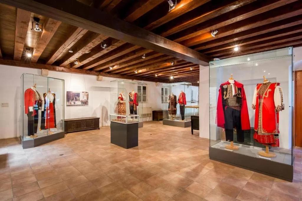 Zana Luxury Center