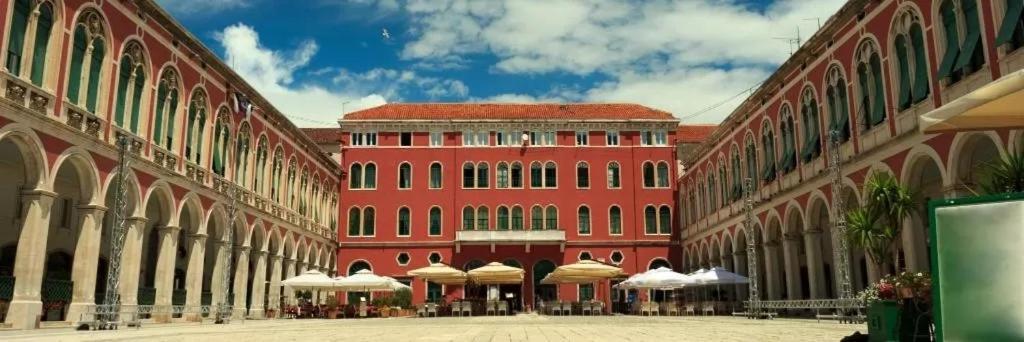 Zana Luxury Center Split