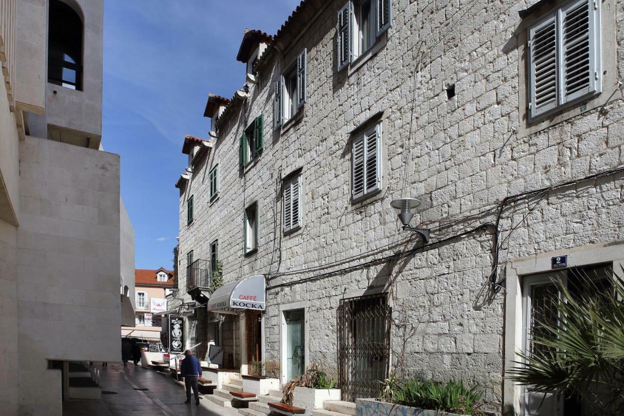 Apartment Zana Luxury Center